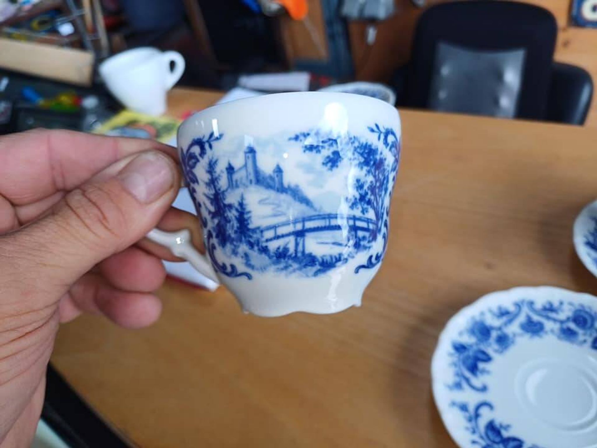 3 tasses et sous tasses vintages