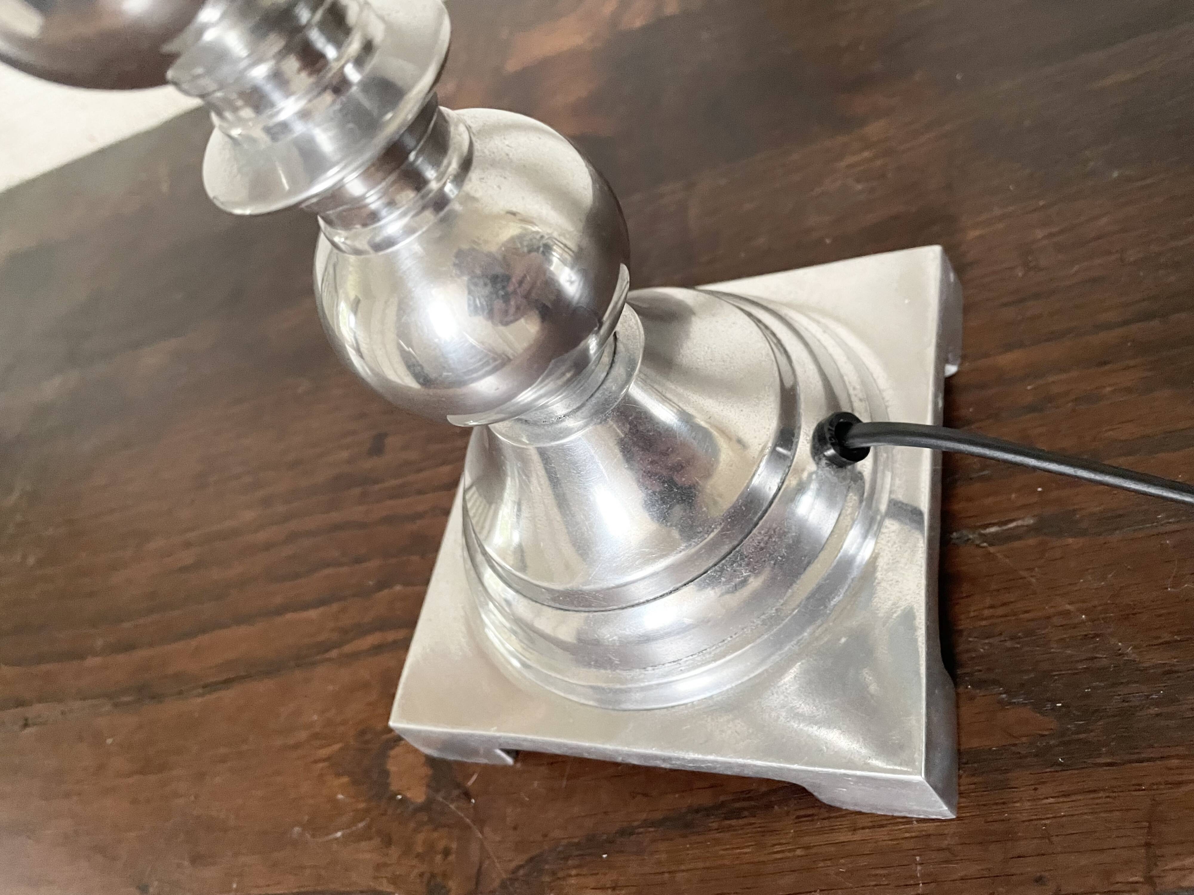 Ball base lamp