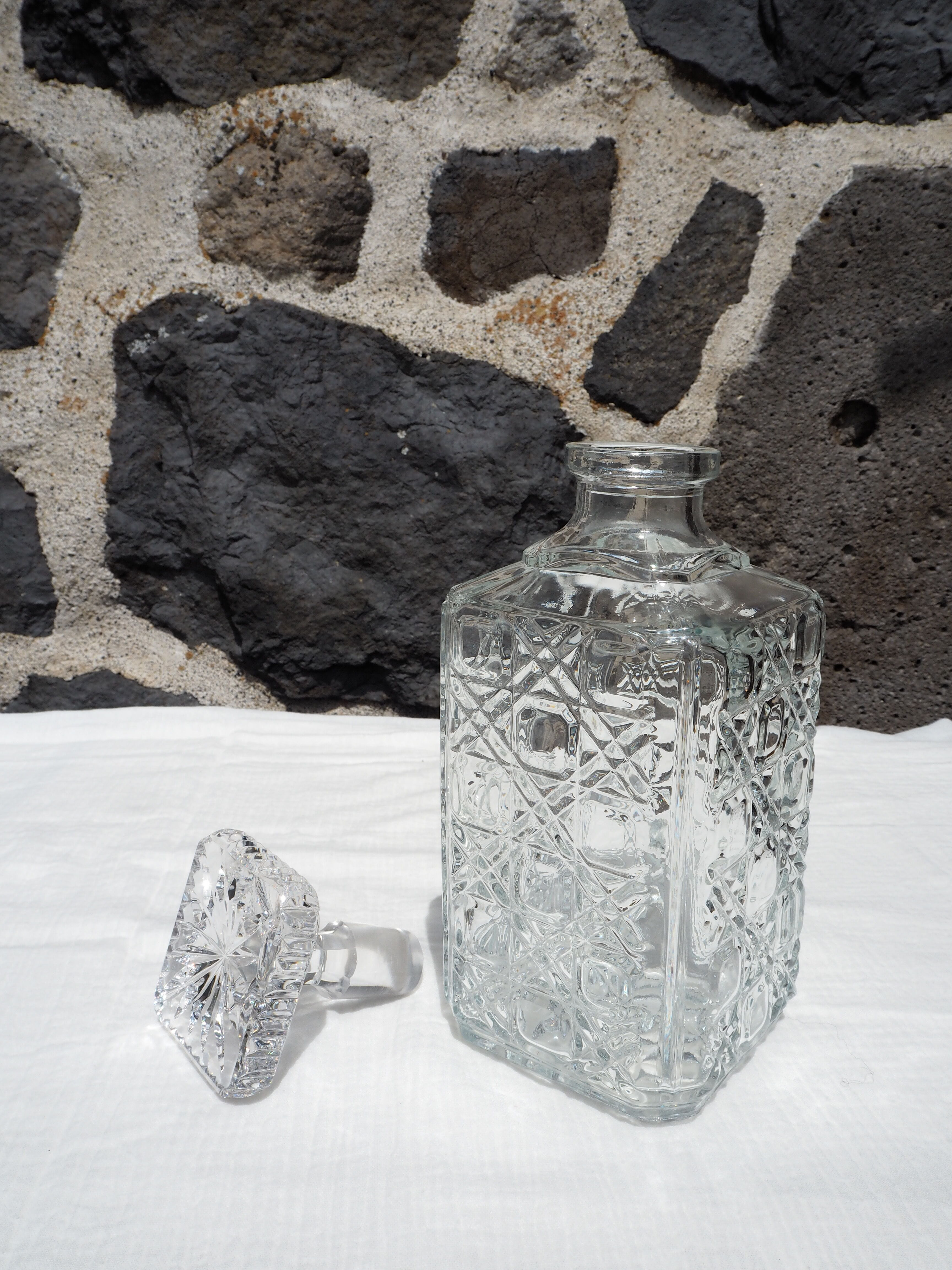 Glass whisky decanter