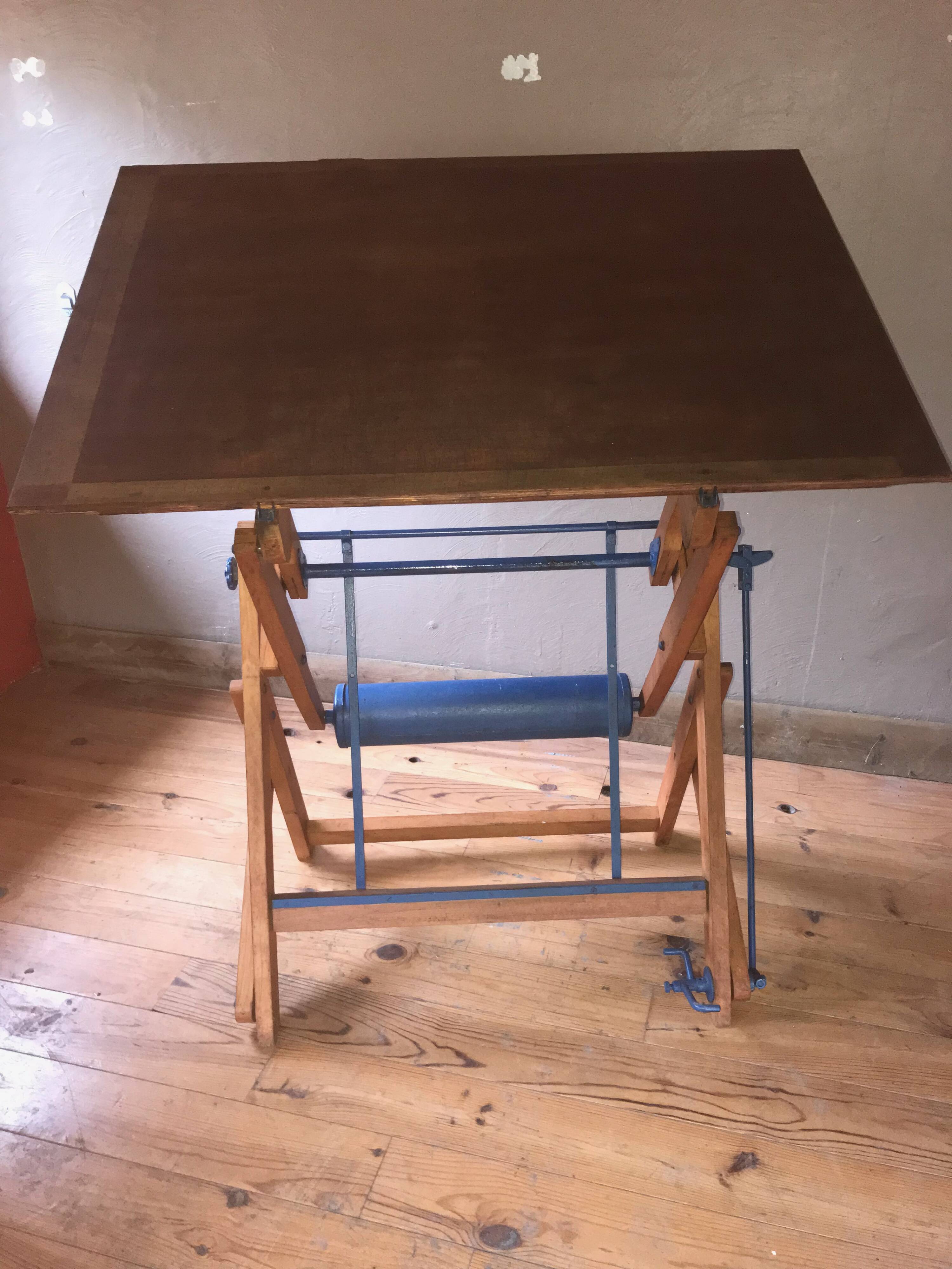 Wooden drawing table desk