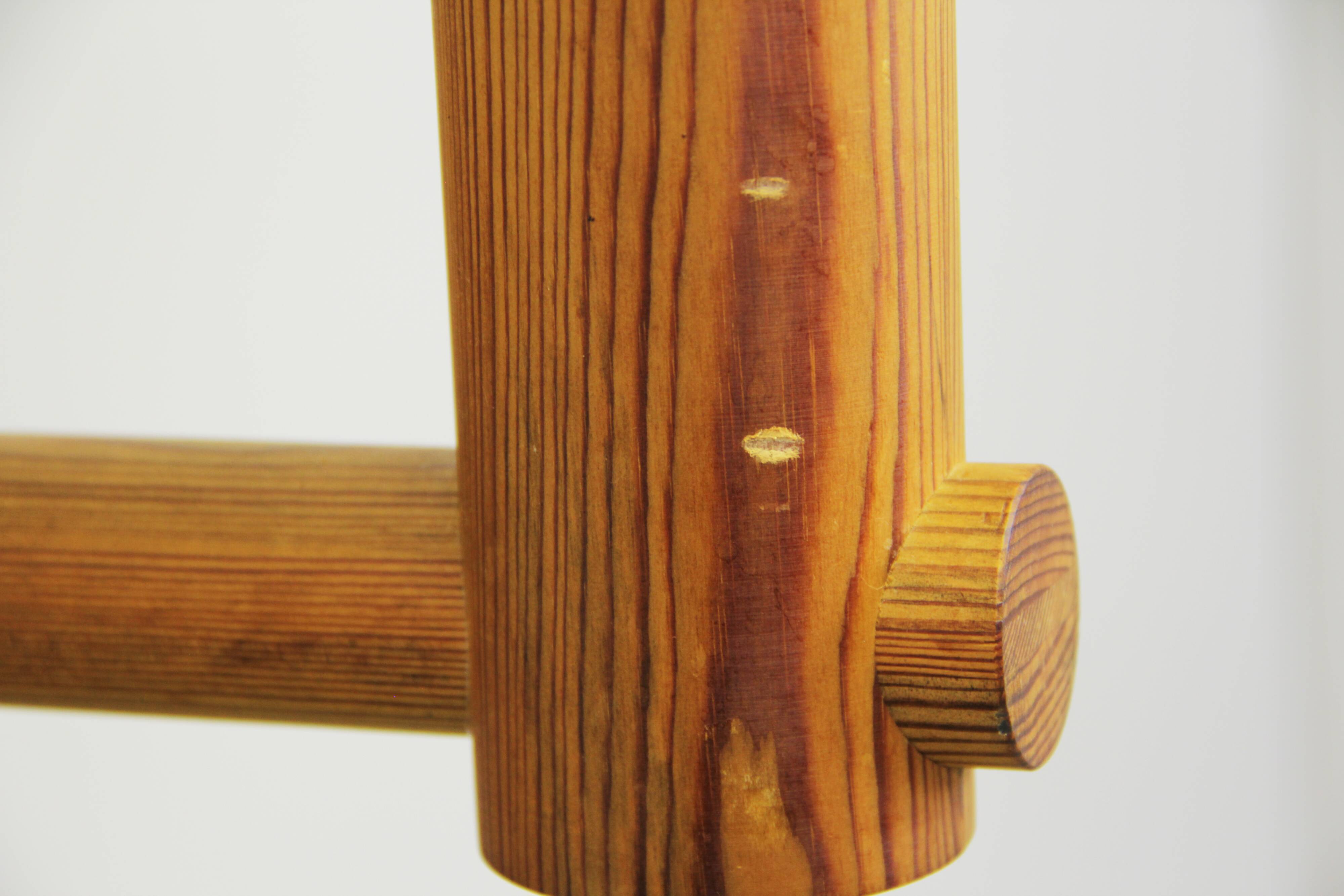 Turned solid pine floor lamp by Uno Kristiansson for Luxus Sweden, 1970s