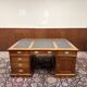 Grand bureau Chesterfield anglais classique Partnerdesk