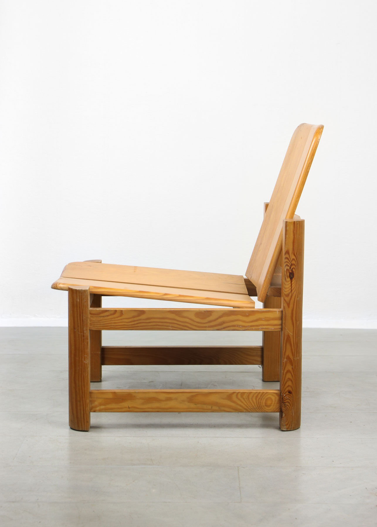 Vintage scandinavian pine lounge chair