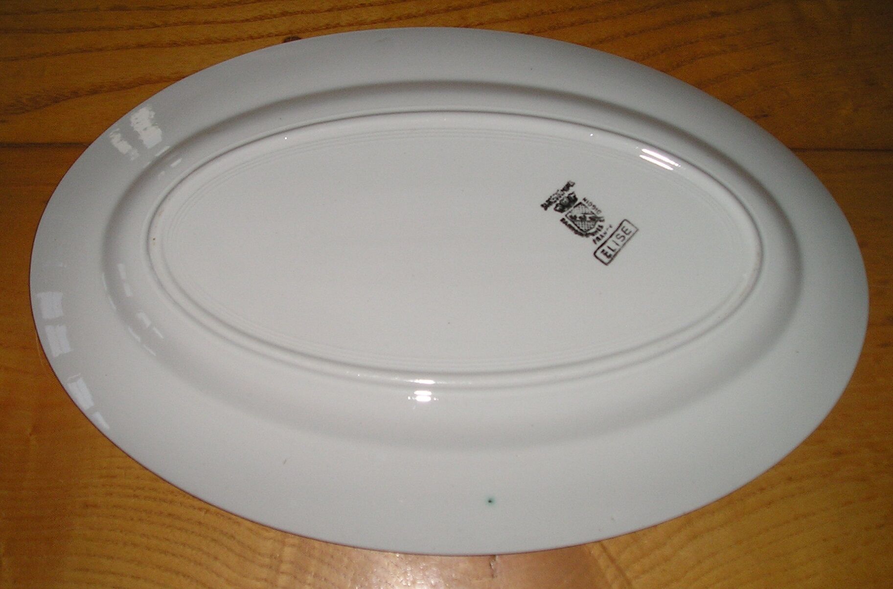 Oval dish in Sarreguemines earthenware, Elise model (36.5 x 24.2 cm)