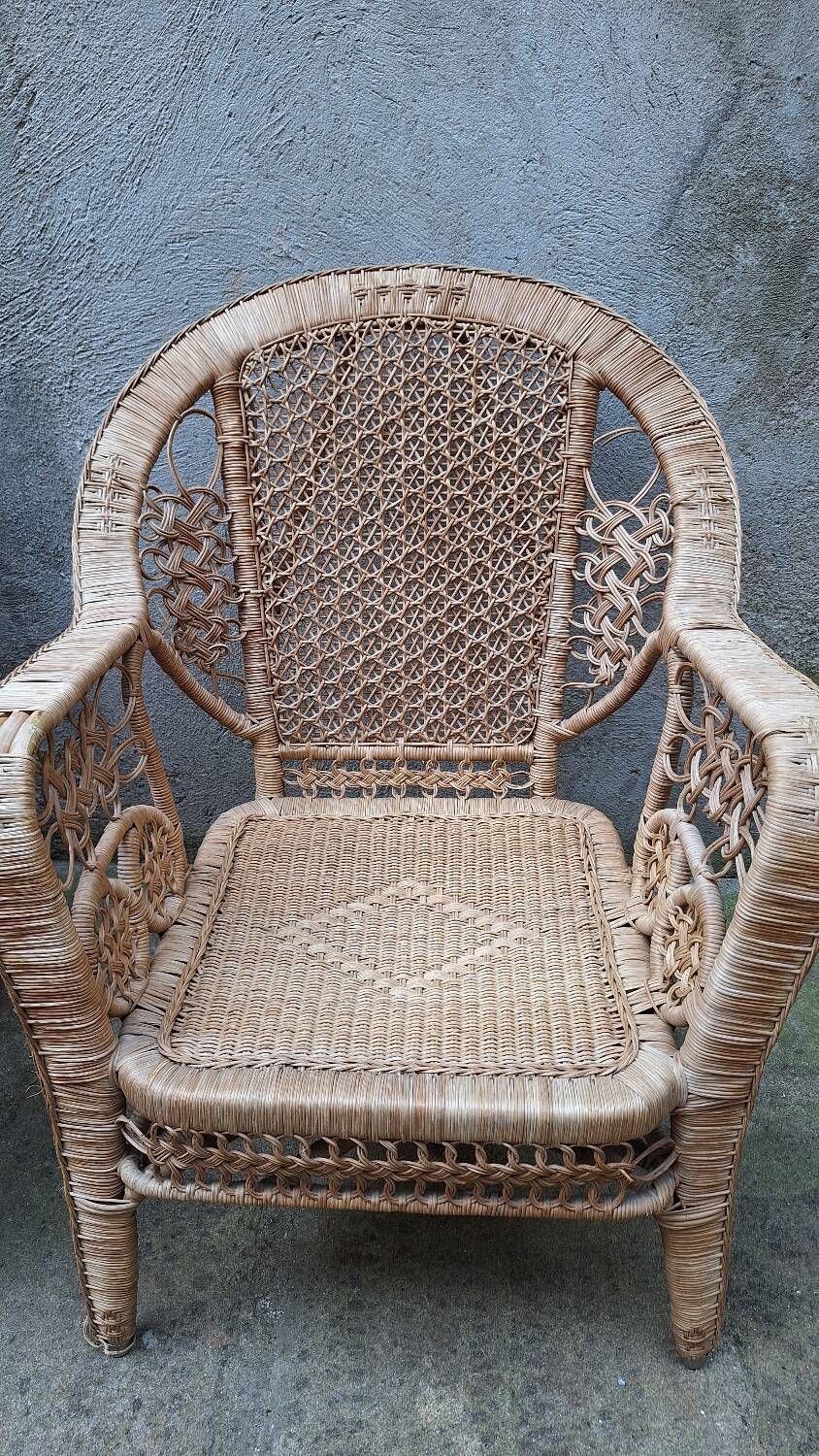Peacock rattan garden set with bench and armchair