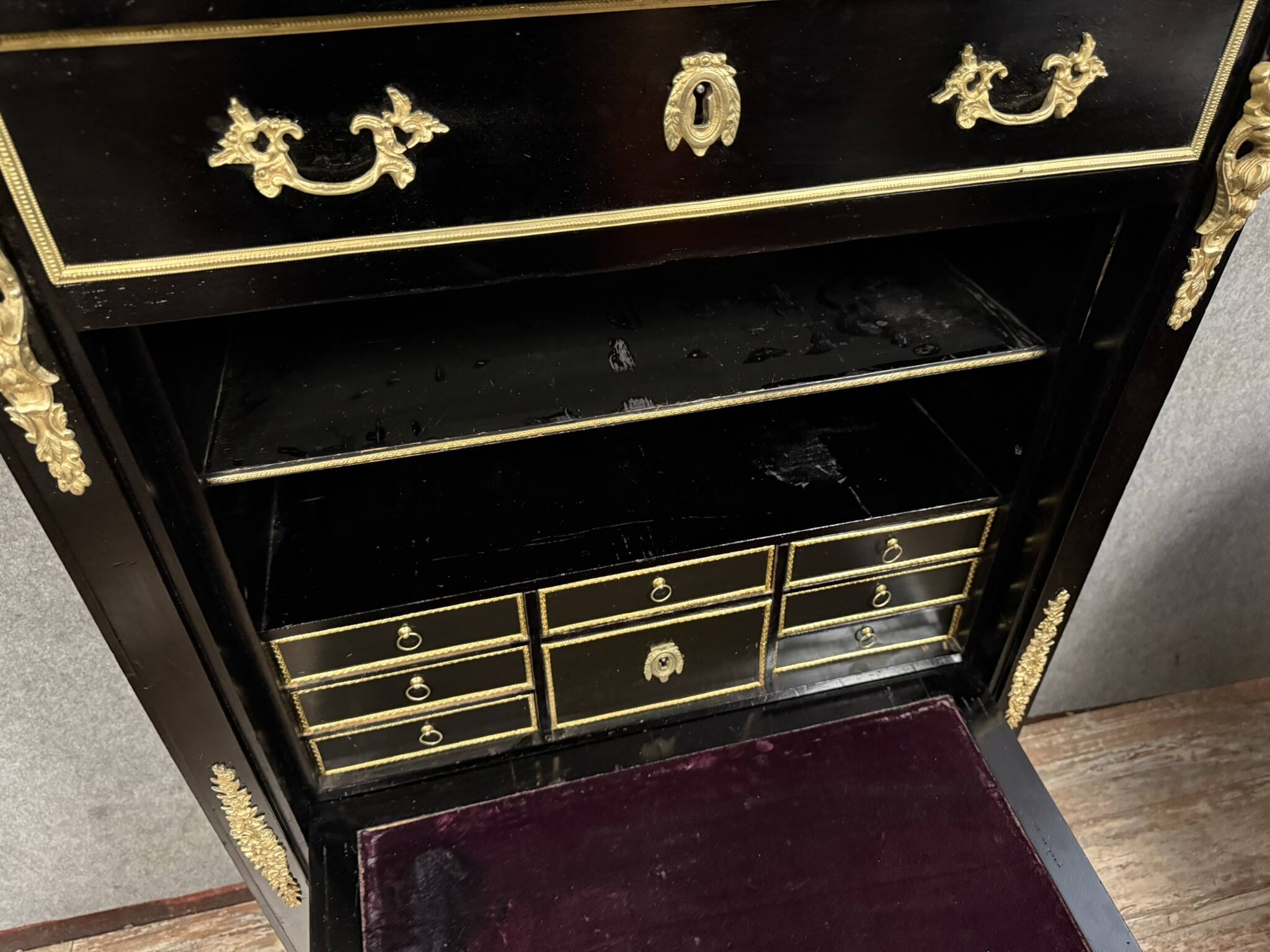 Secretary in black lacquered wood and gilded bronze