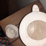 Service à café ou thé ancien blanc nacré avec un liseré argent, en demi porcelaine Badonviller