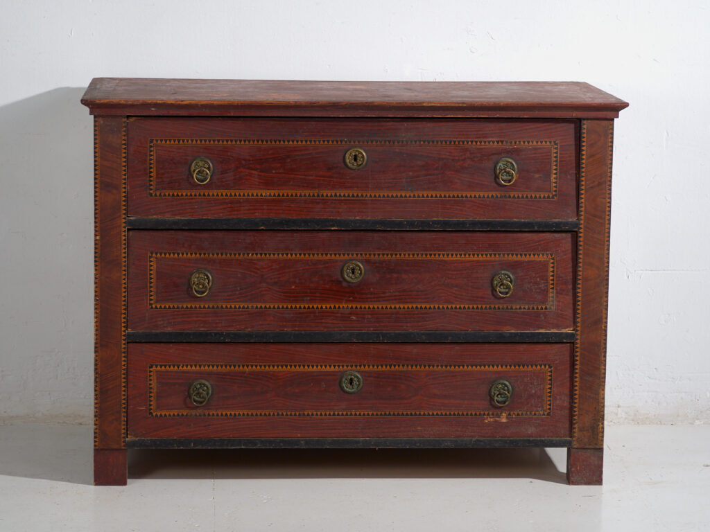Biedermeier commode from Central Europe in pine with four drawers – Central Europe, circa 1850