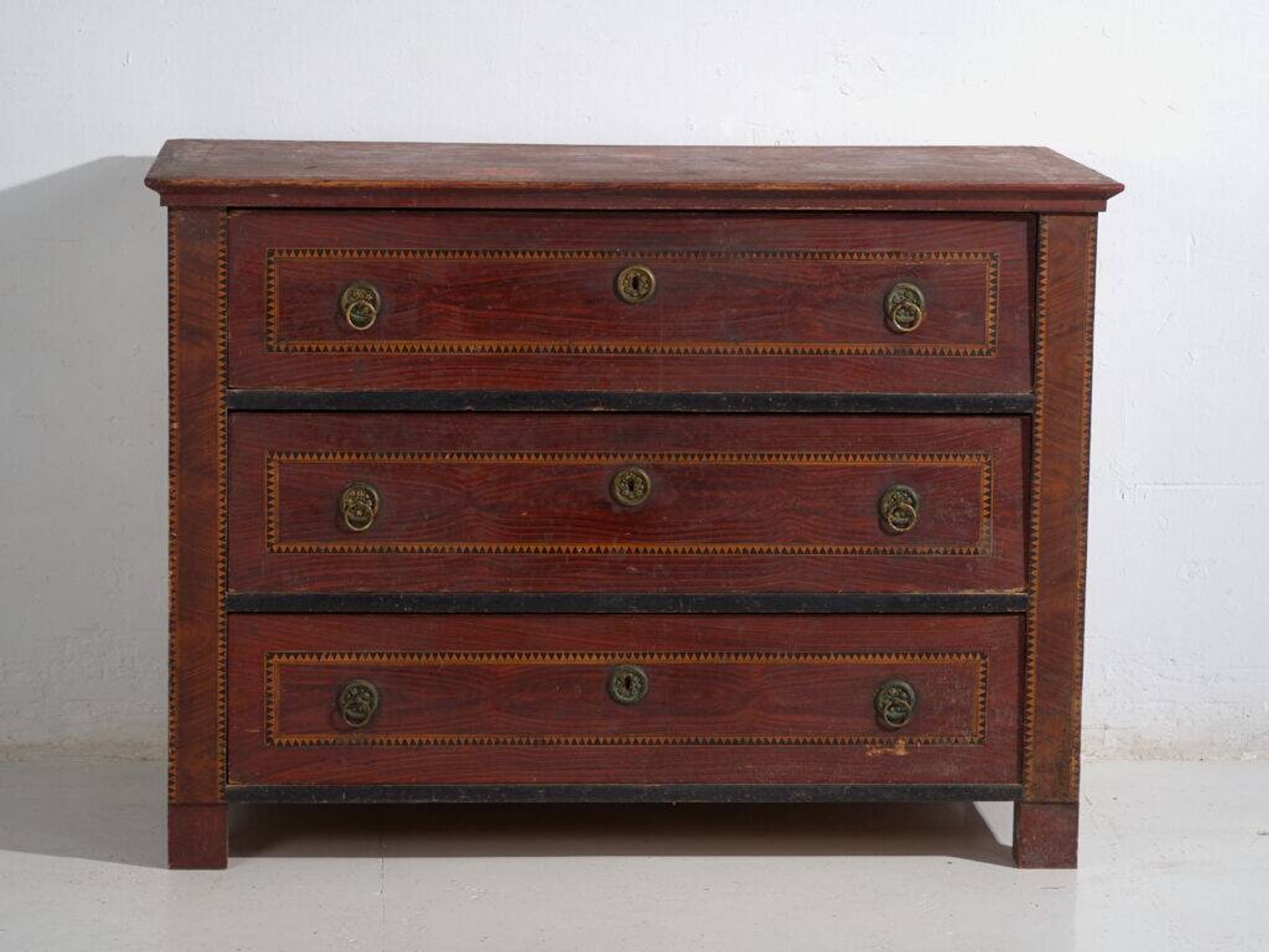 Biedermeier commode from Central Europe in pine with four drawers – Central Europe, circa 1850