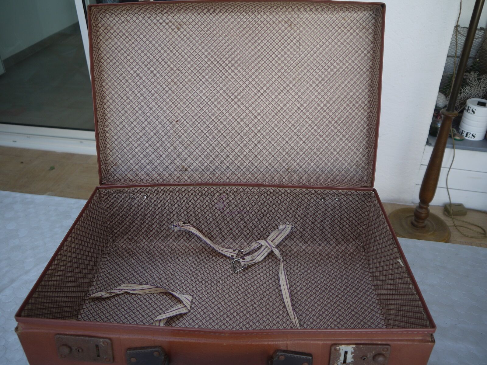 Beautiful brown suitcase from the years 40/50