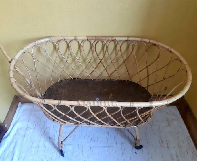 Rattan swan neck cradle circa 1960
