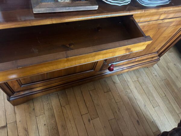Buffet Louis-Philippe en bois massif – fabrication artisanale