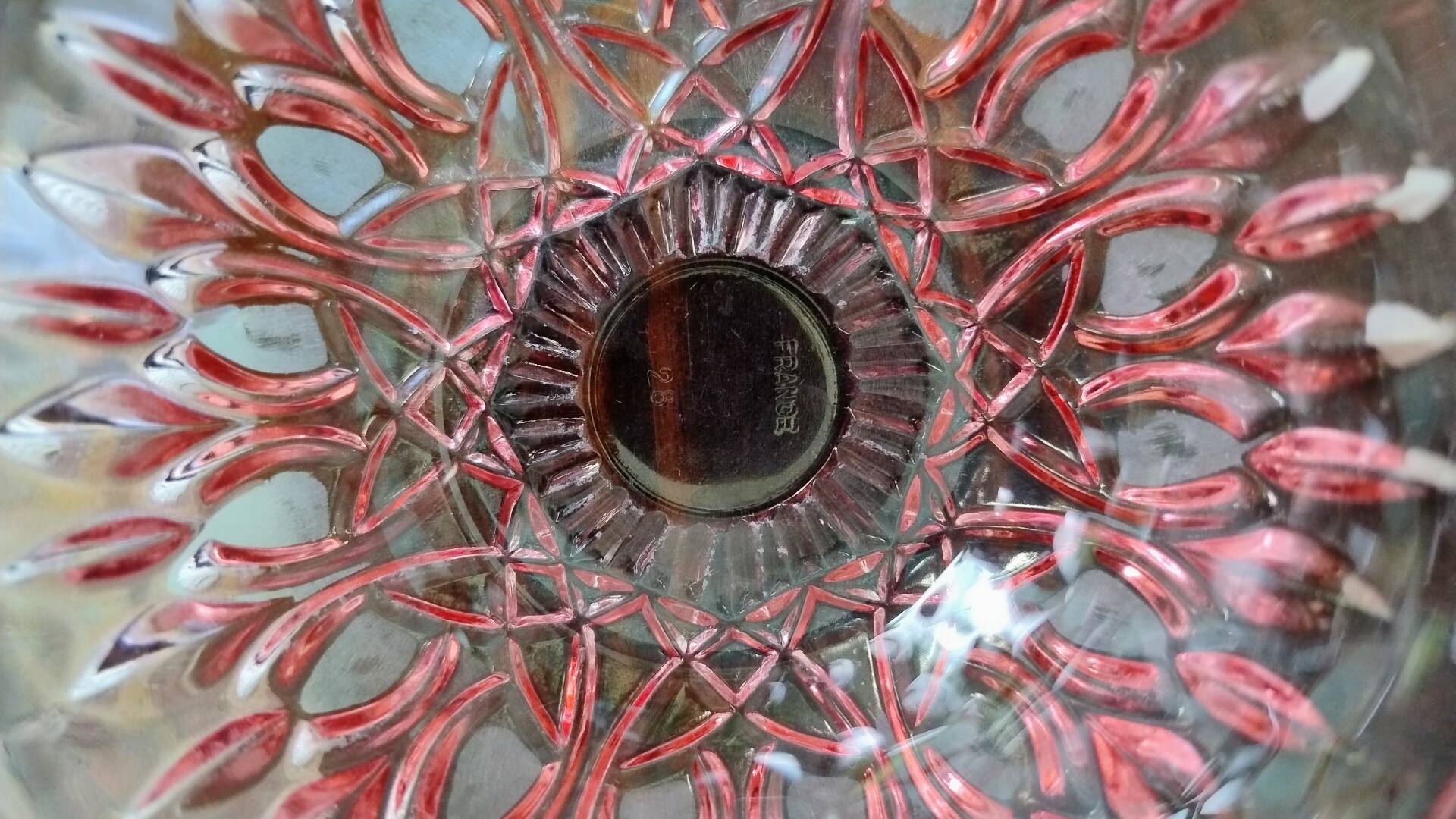 Small vintage pink glass bowl with floral decoration – French 60s/70s