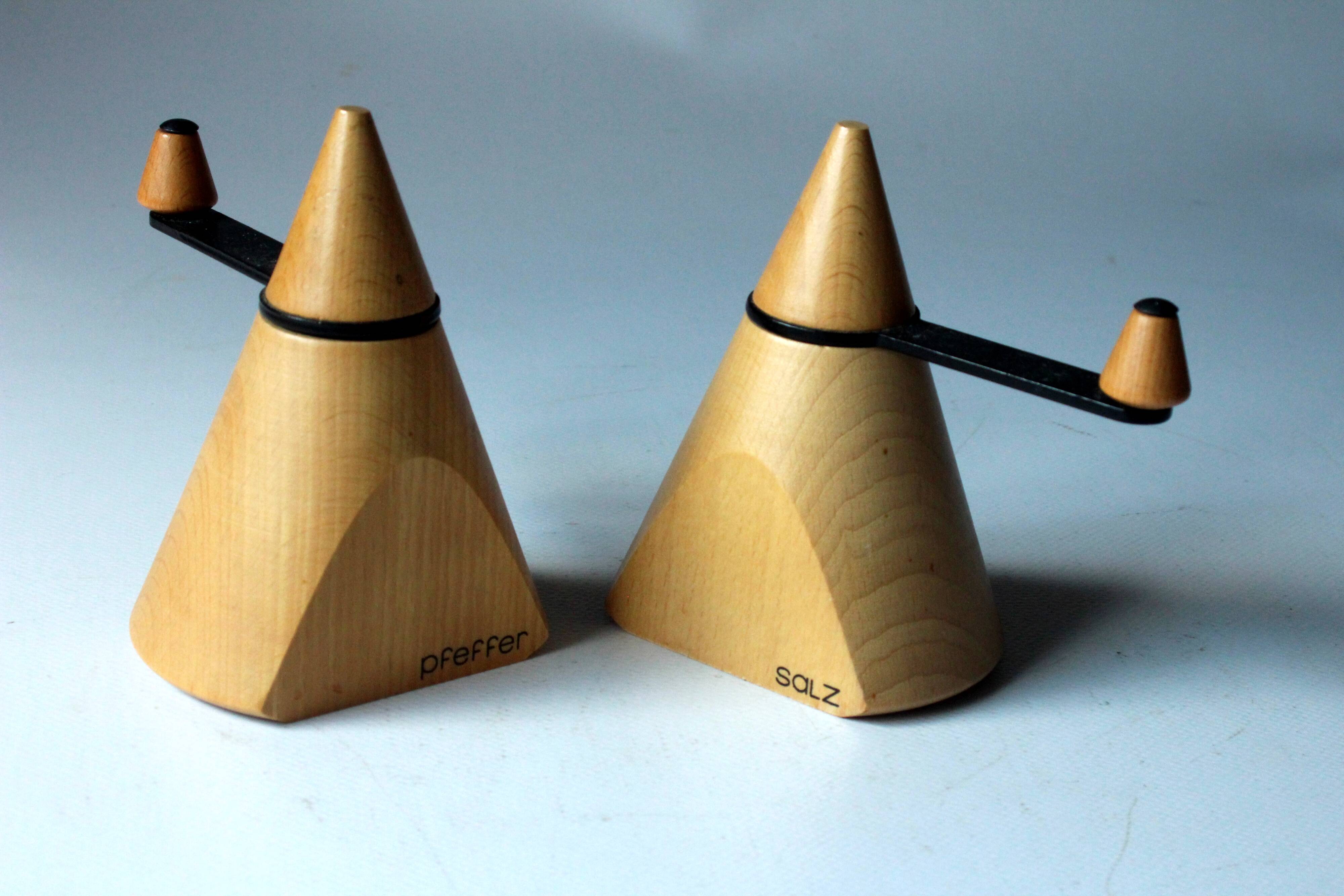 Design salt and pepper shaker