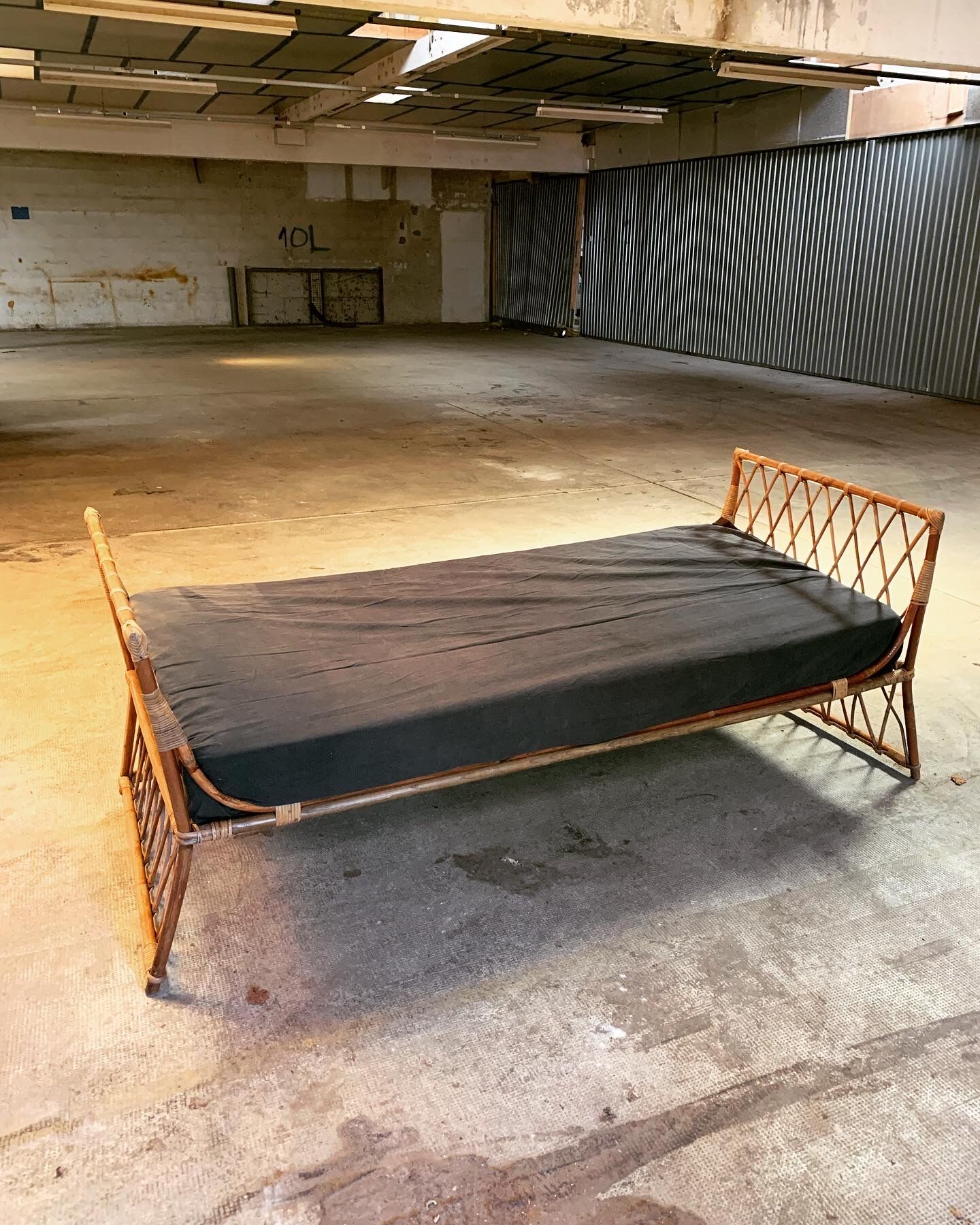 Rattan bed