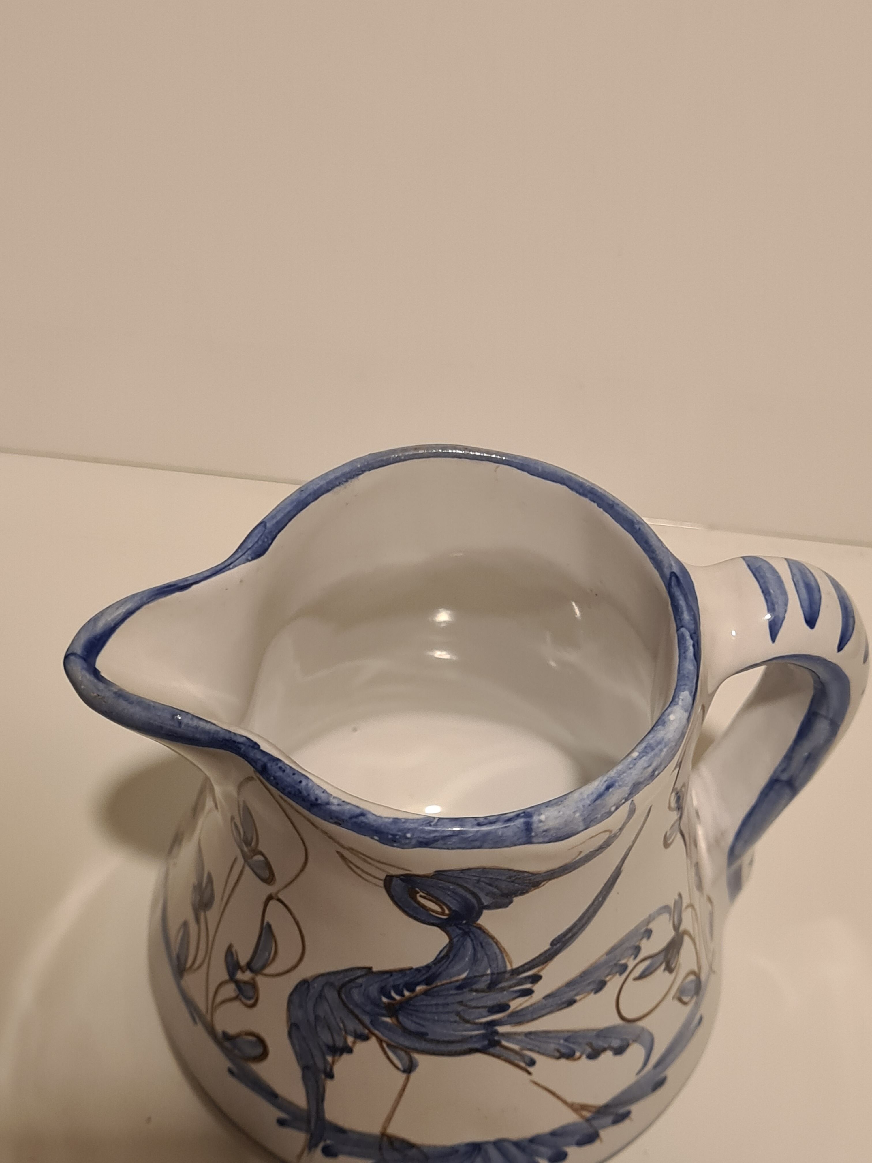 Moustier milk pot decorating blue birds