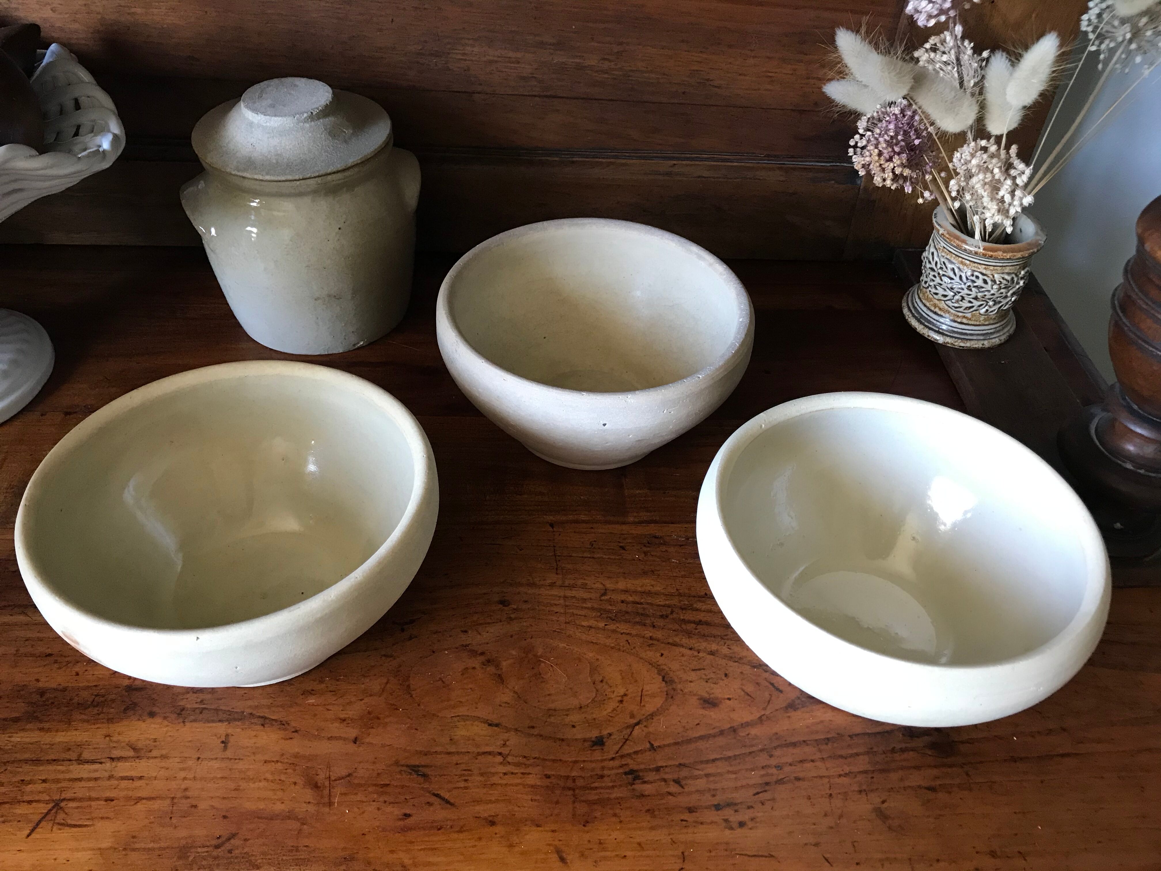 3 enamelled sandstone bowls 17cm