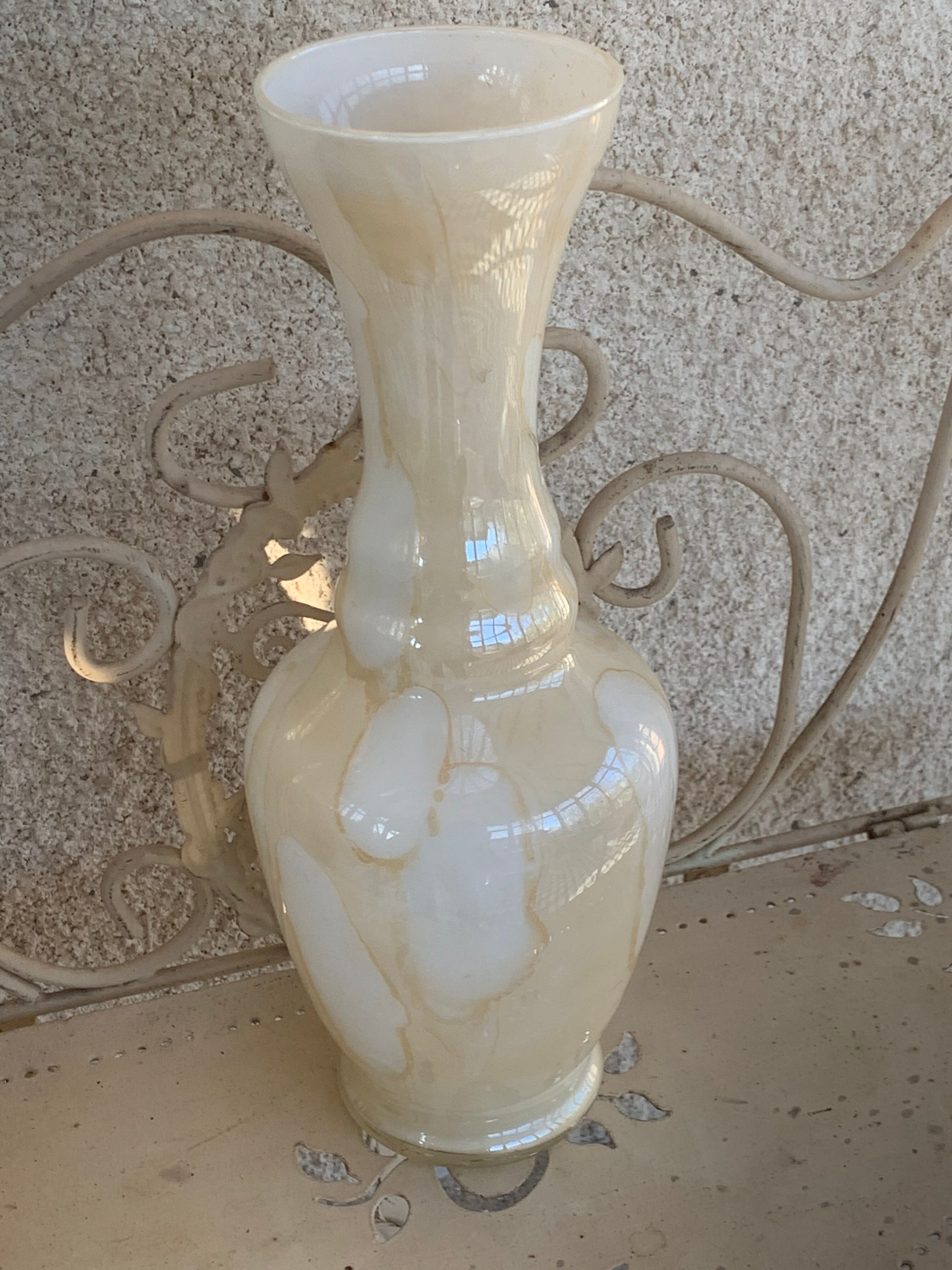 Beige opaline vase vintage marble effect