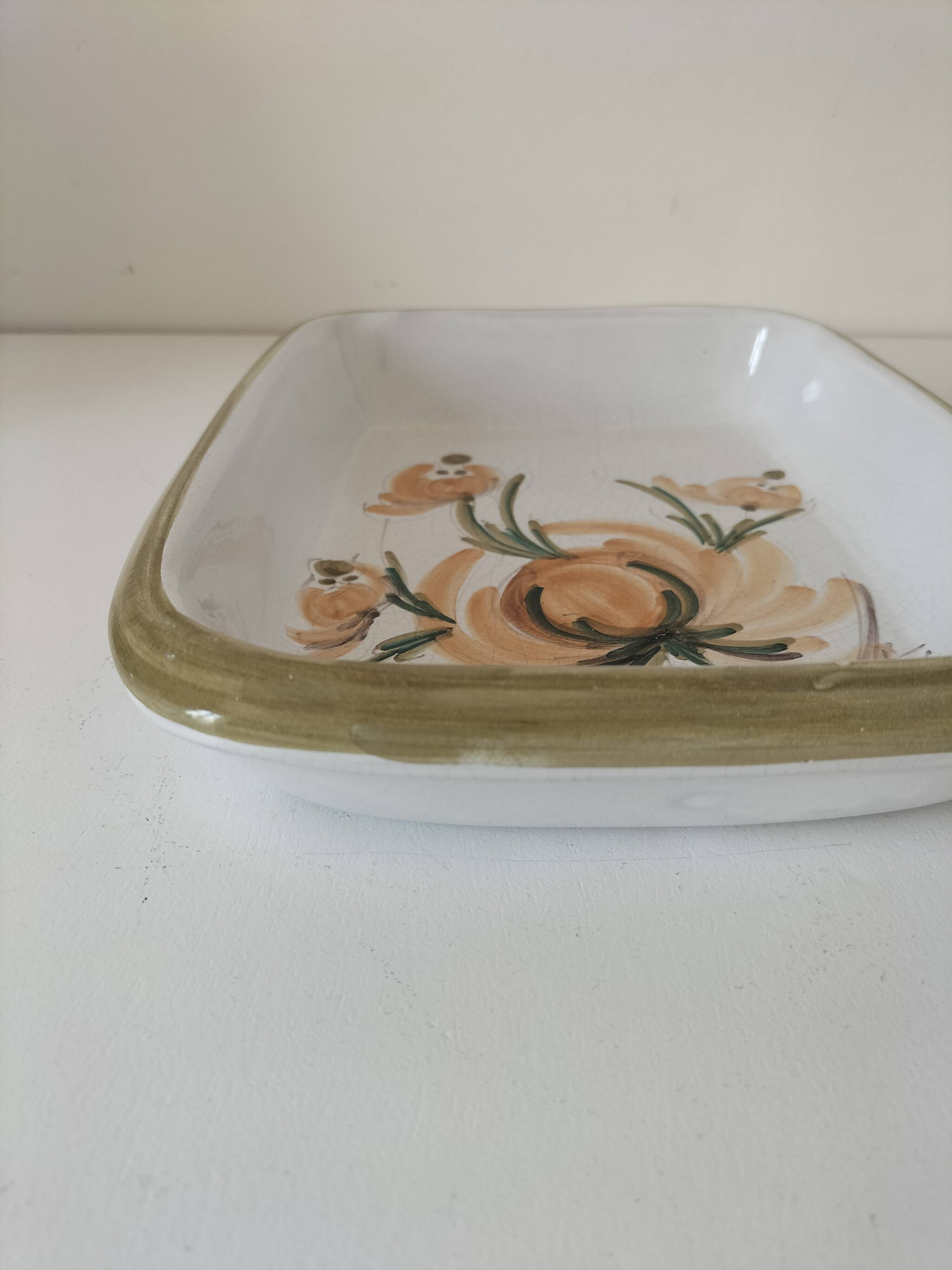 Ceramic dish from Maïthé pottery (Royan)