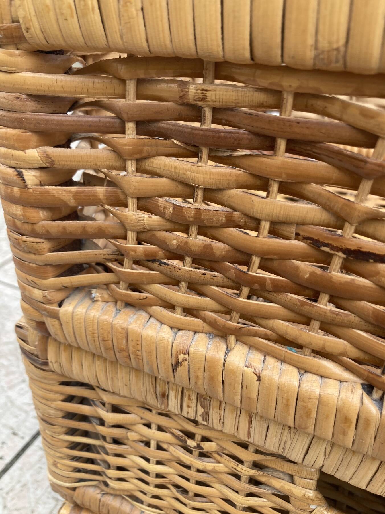 Vintage rattan chiffonier