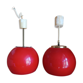 2 suspensions boules en opaline, années 70