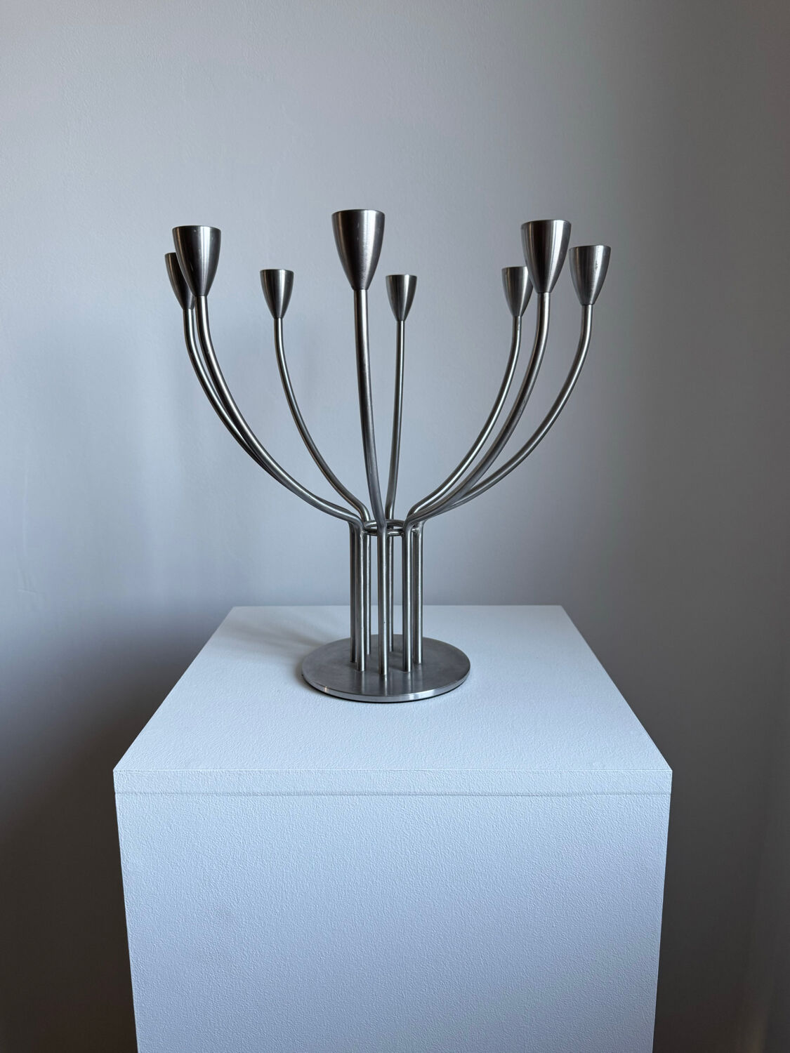 Candelabre en métal scandinave moderniste suédois vintage : milieu du siècle M