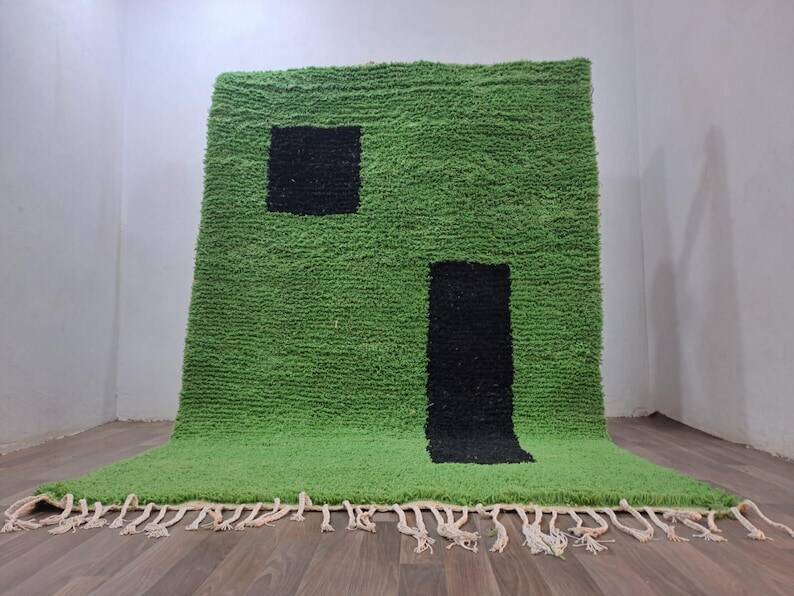 Handwoven natural wool rug, traditional style, size 200 x 300 cm