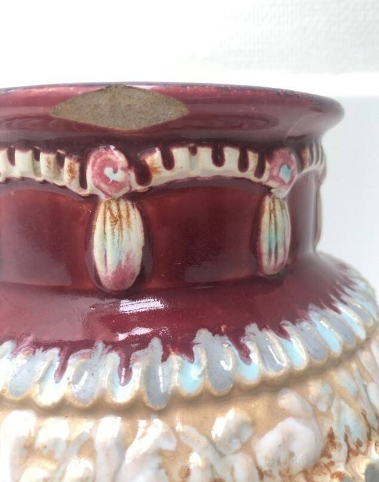 Vase en céramique bulbous d'Ernest d’Hossche