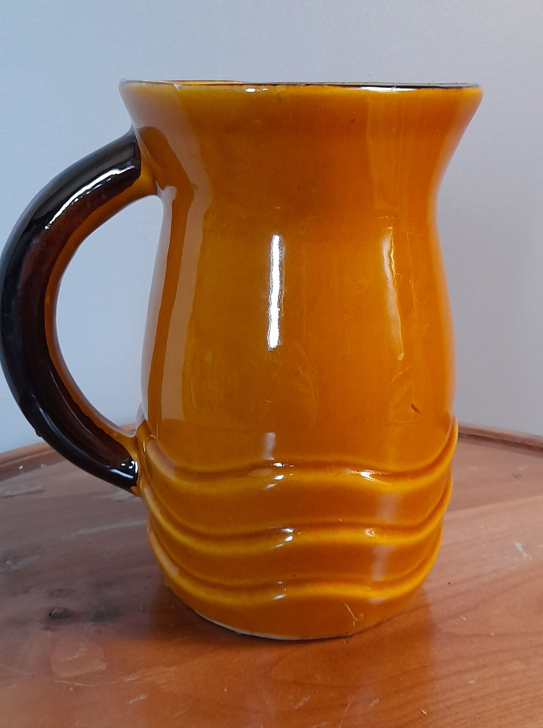 Pitcher flower signed PL France undulate