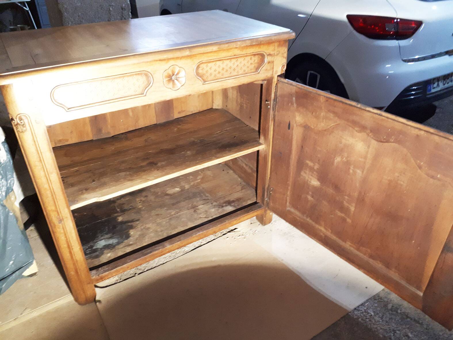 Old buffet