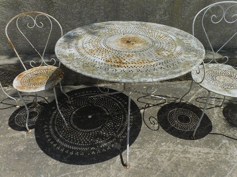 Iron garden furniture forge table, 2 armchairs and 2 chairs