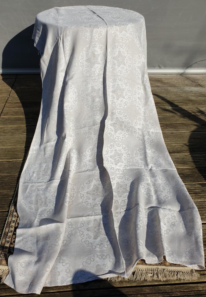 Set tablecloth & 18 vintage towels 138x280