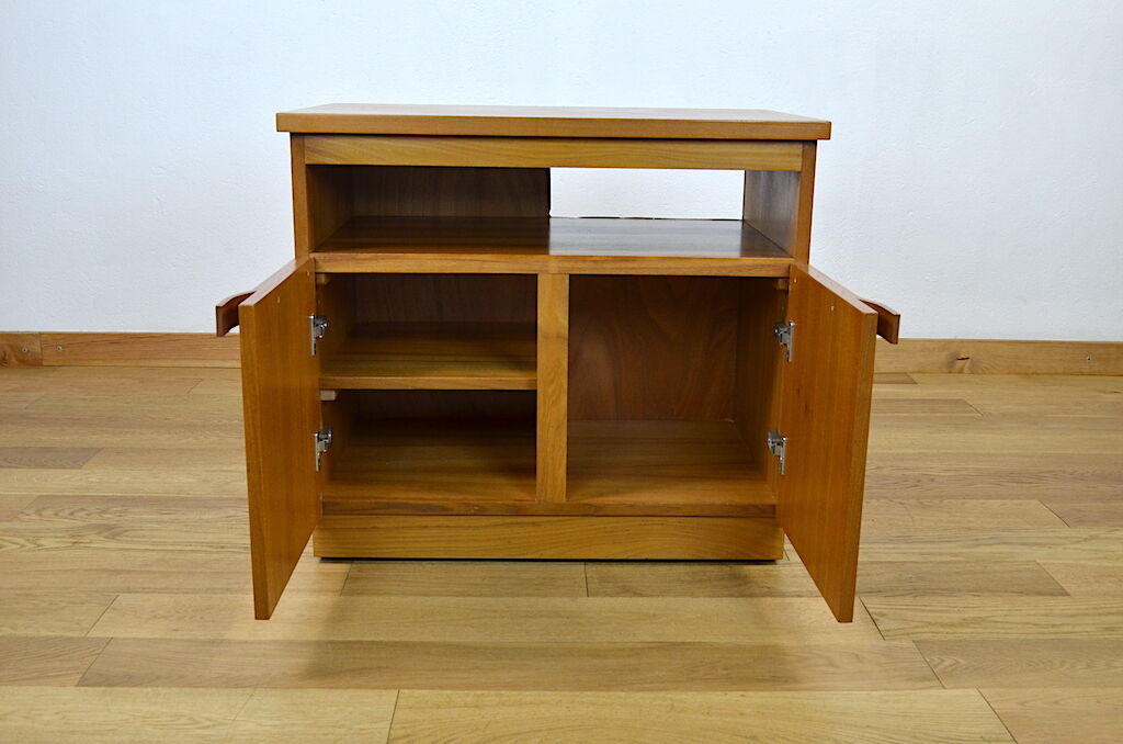 Meuble bas vintage en orme 1970 / 1980