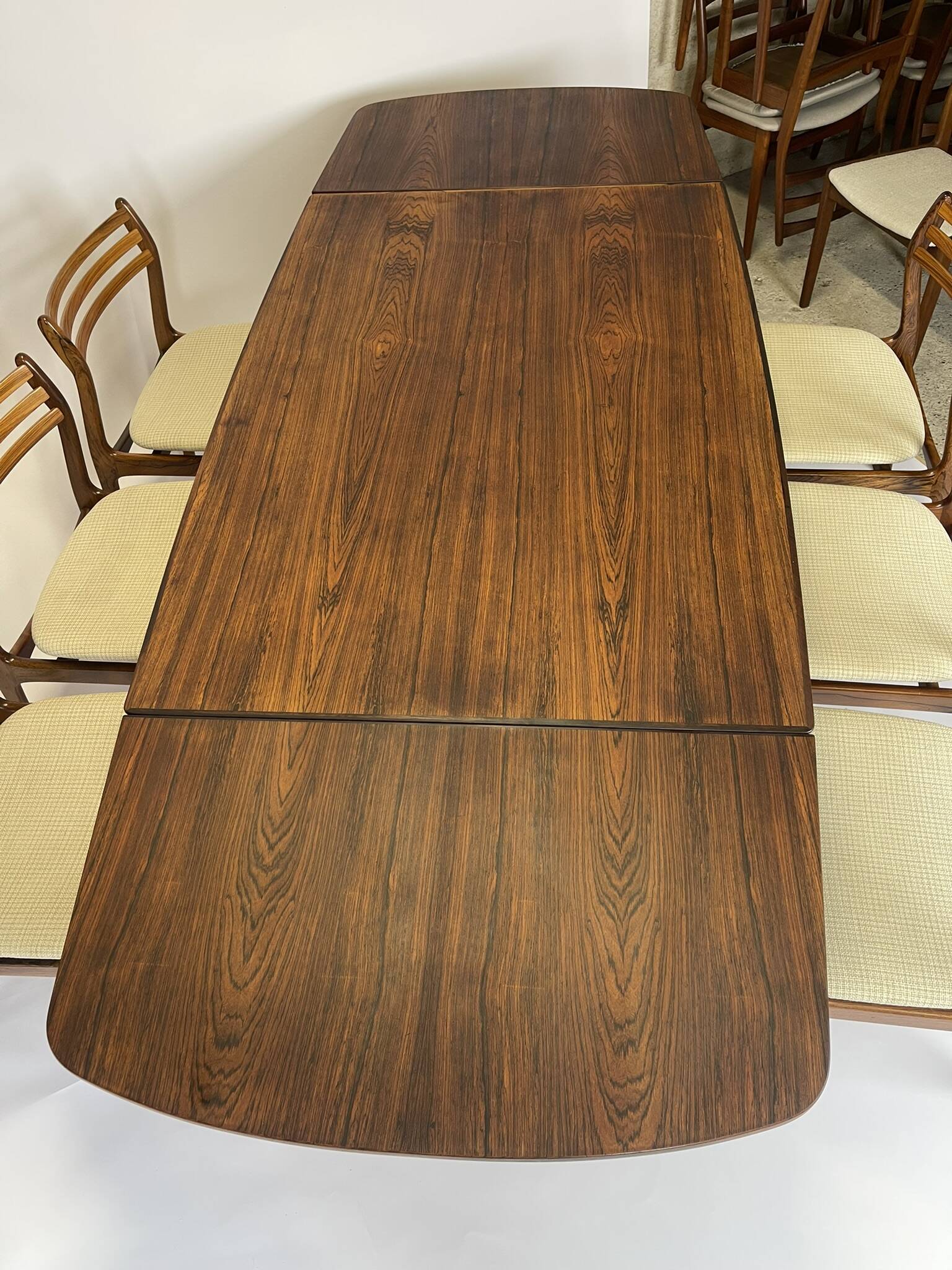 Scandinavian dining table in rosewood by Erik Riis Ager