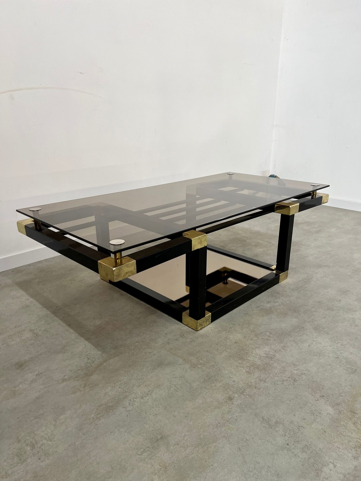 Coffee table in black and gold metal, smoked glass 70 years Romeo Rega vintage