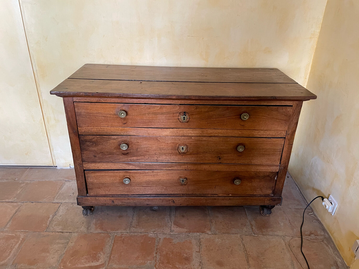 Chest of drawers in walnut and oak nineteenth