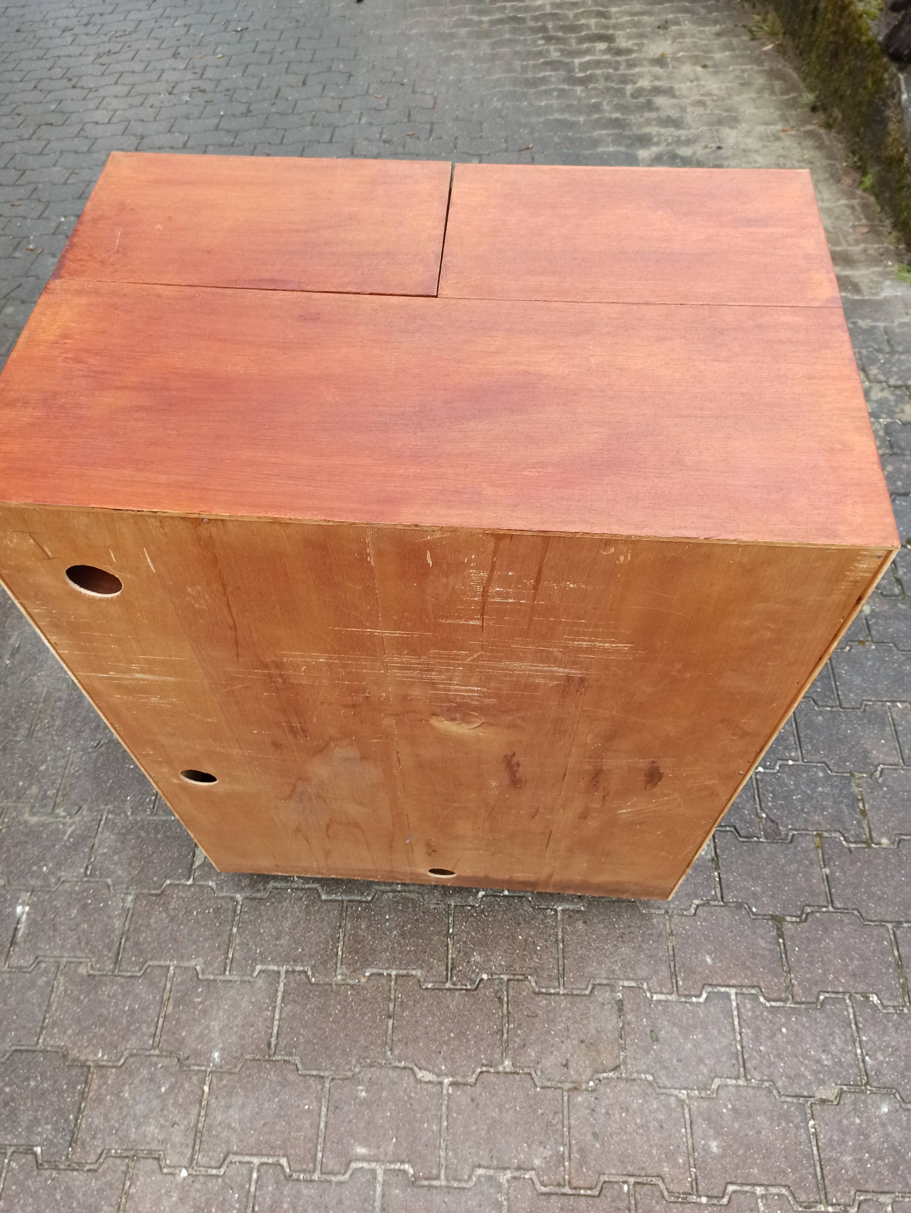 Folding desk says "Magic box" by designers Mummenthaler - Meier, Switzerland
