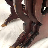 Series of three red lacquered nesting tables with gold decoration in Asian style, nineteenth