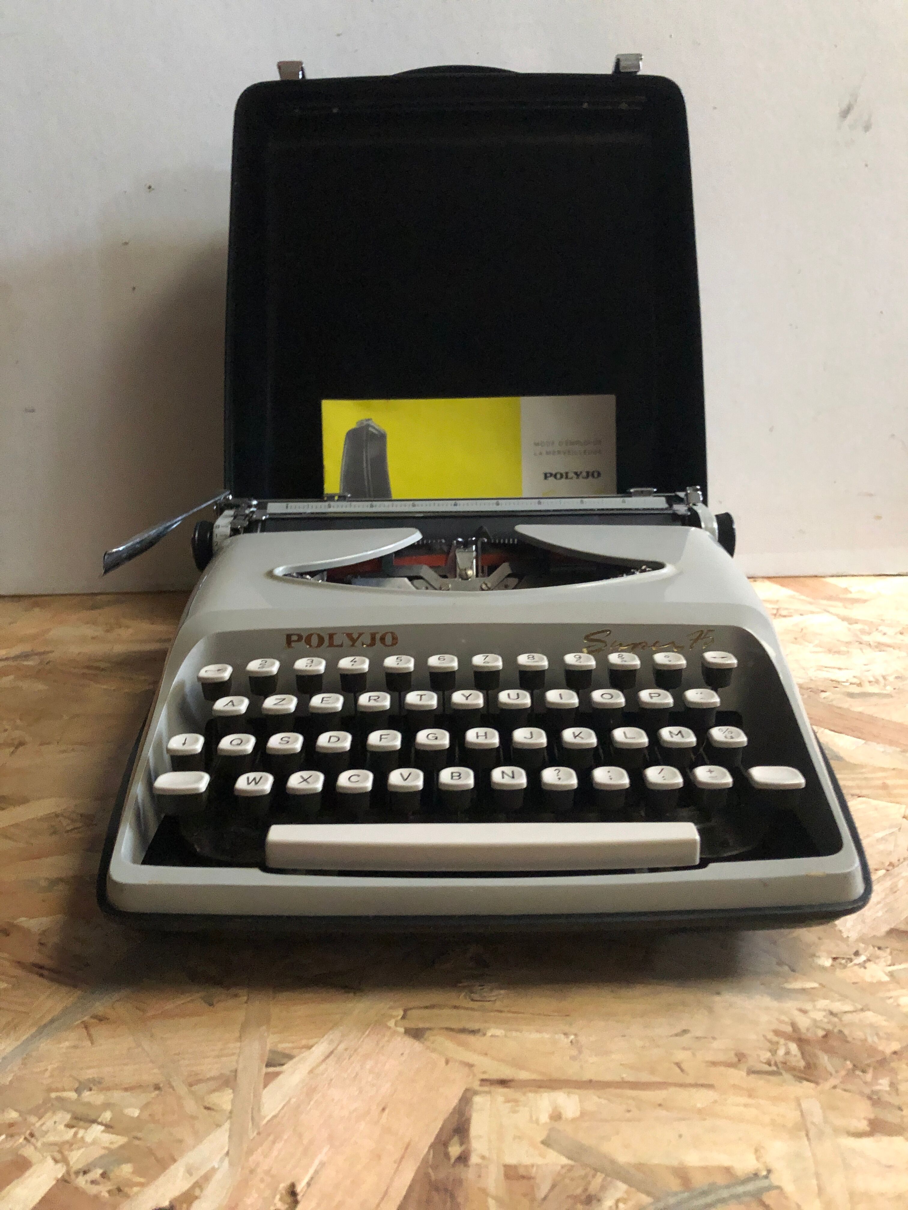 Old writing machine polyjo super 75 bakelite grey + vintage black trunk