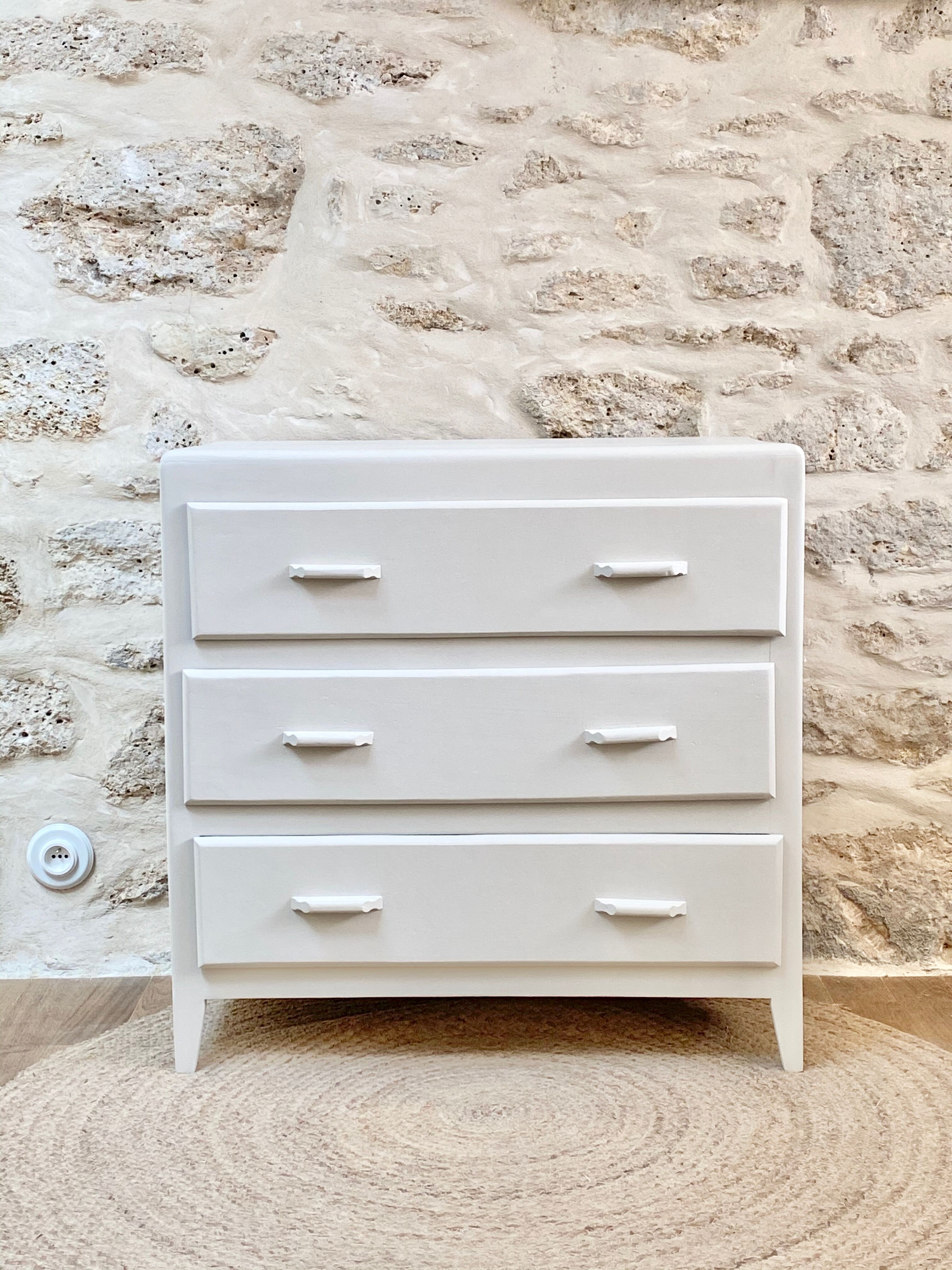 Antique chest of drawers