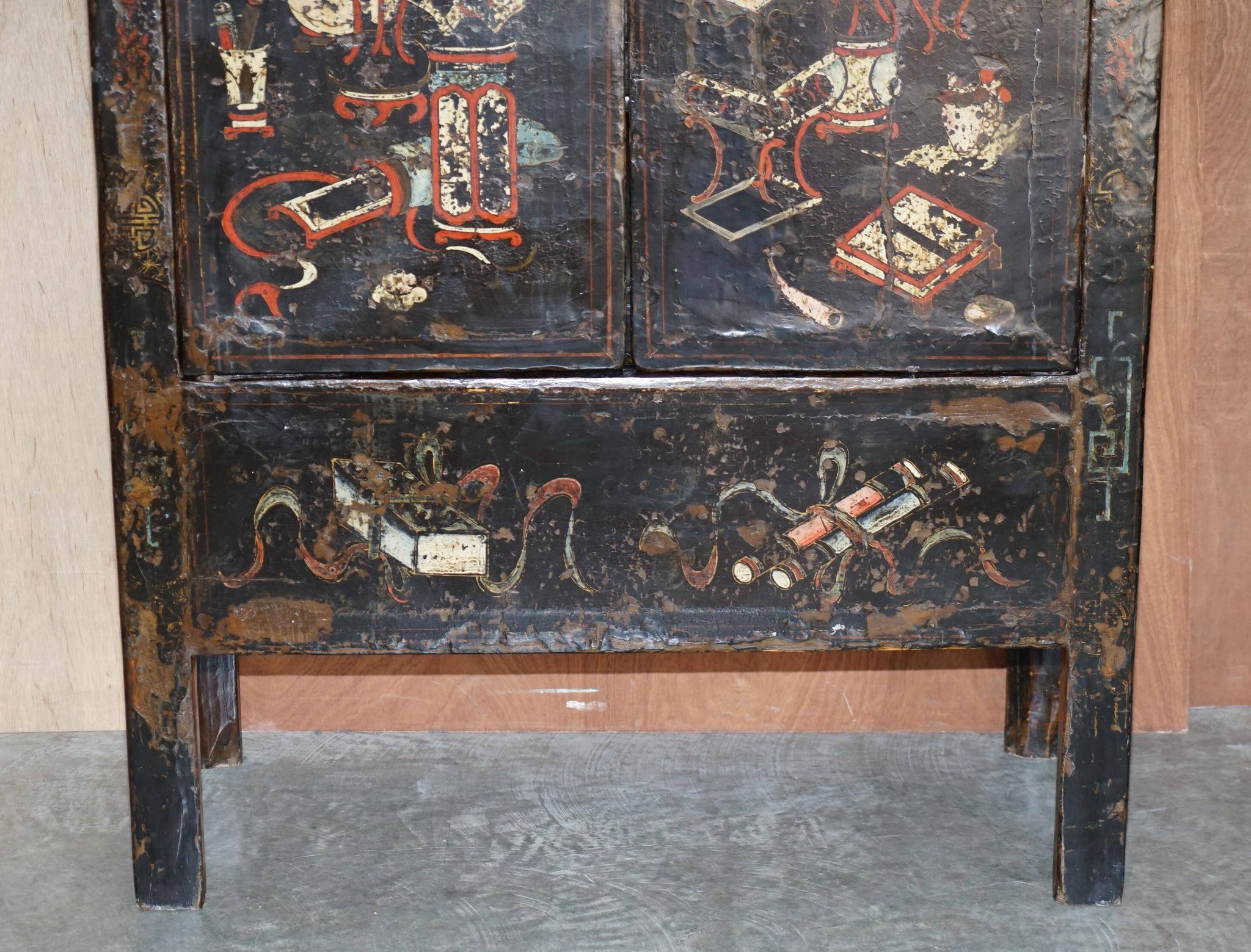 Antique Chinese wedding buffet hand-painted circa 1800