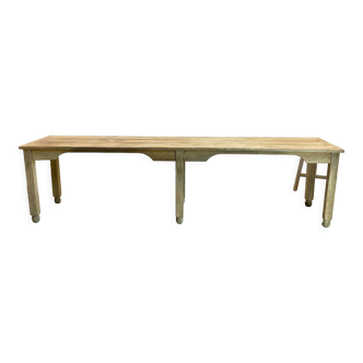 Farmhouse table