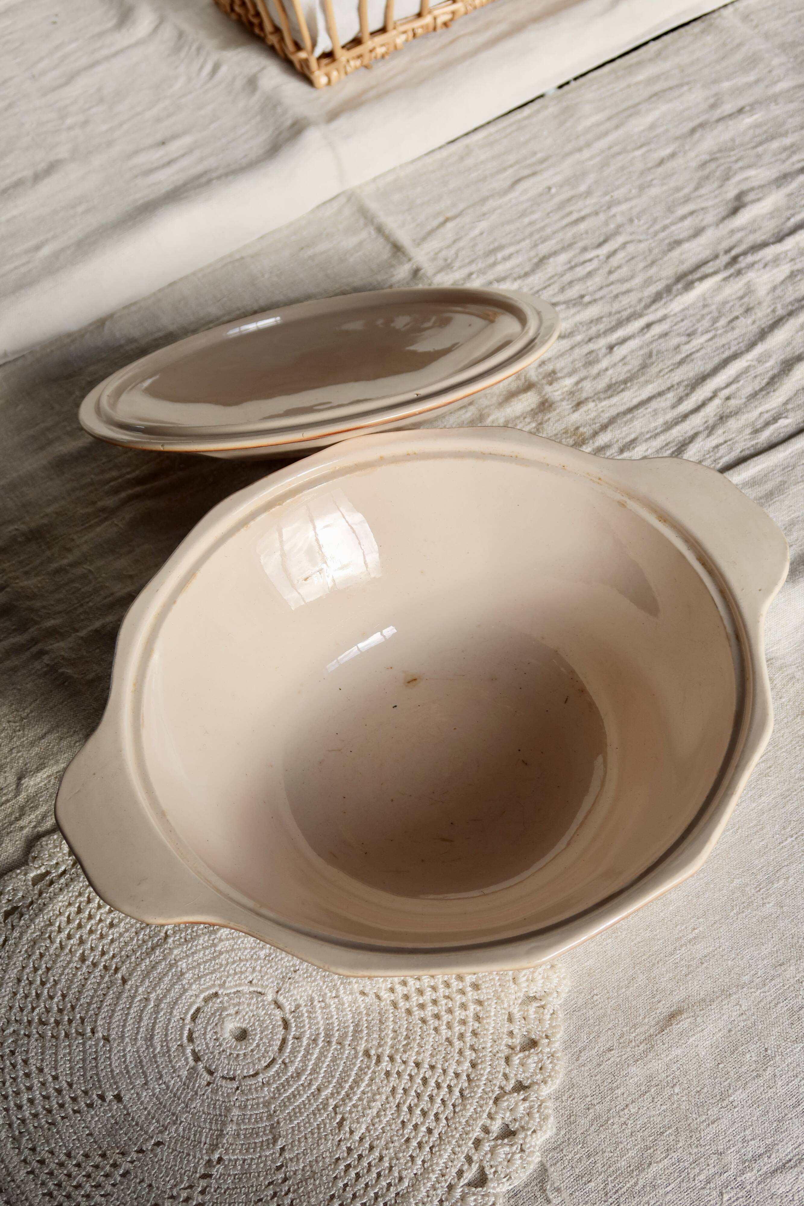 Antique pink earthenware soup tureen - Red floral decoration - Digoin