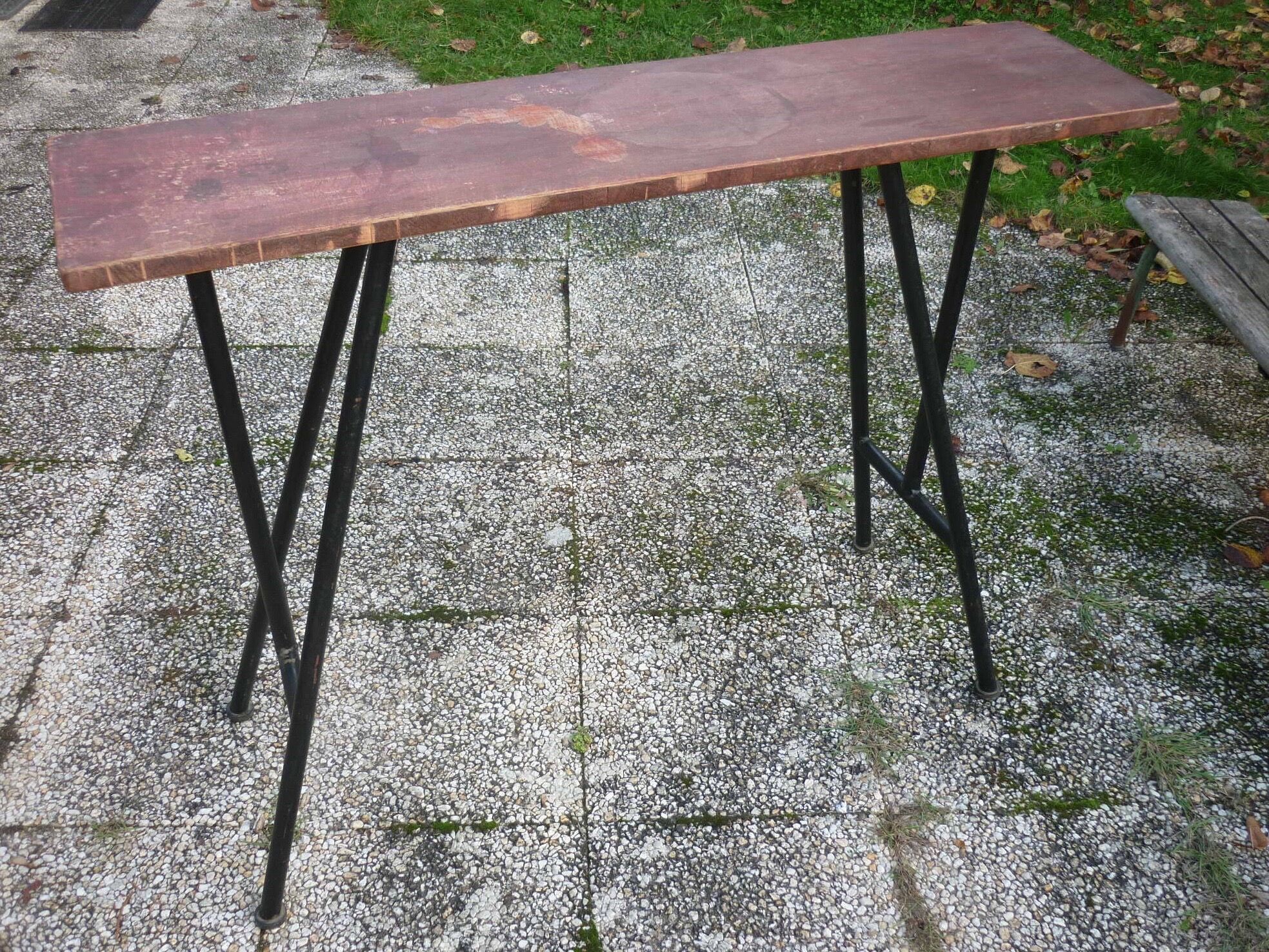 Table haute d’atelier selette plateau en bois et tubes en métal