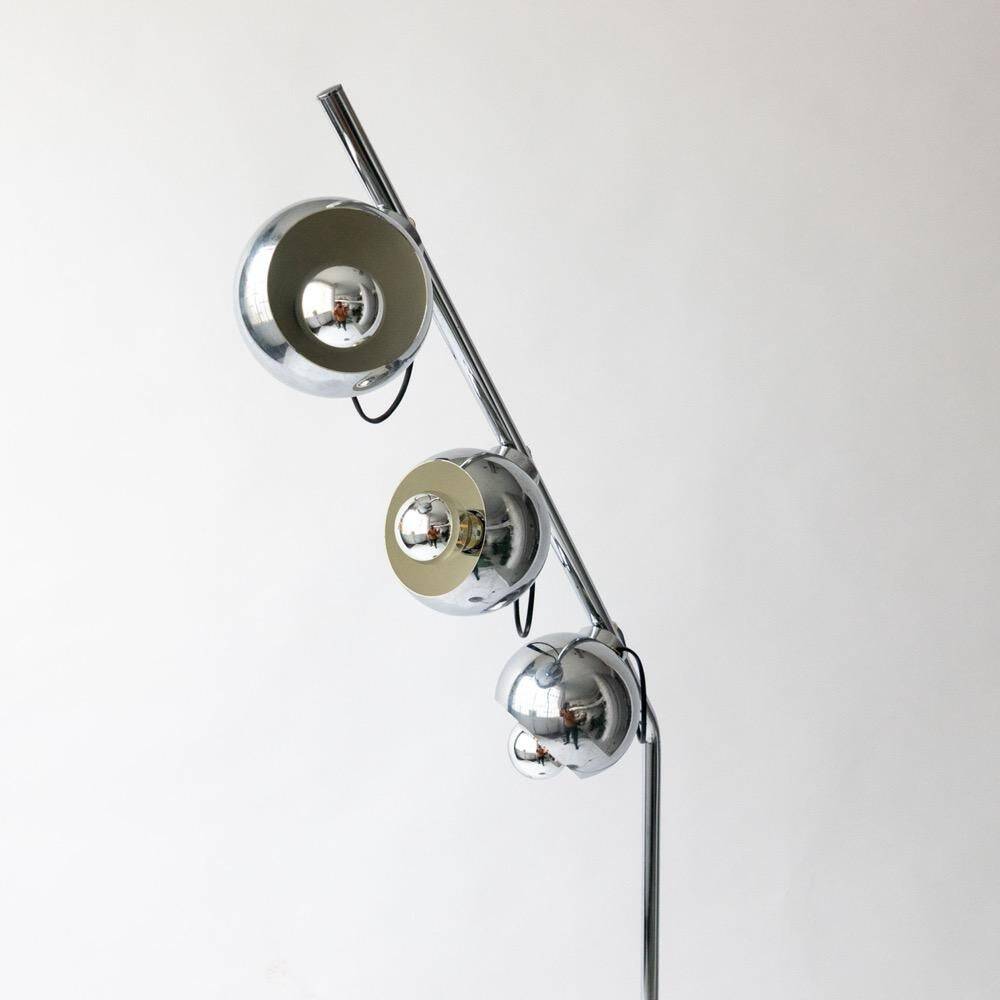 Lampadaire space age en métal chromé avec lumières magnétiques par Reggiani