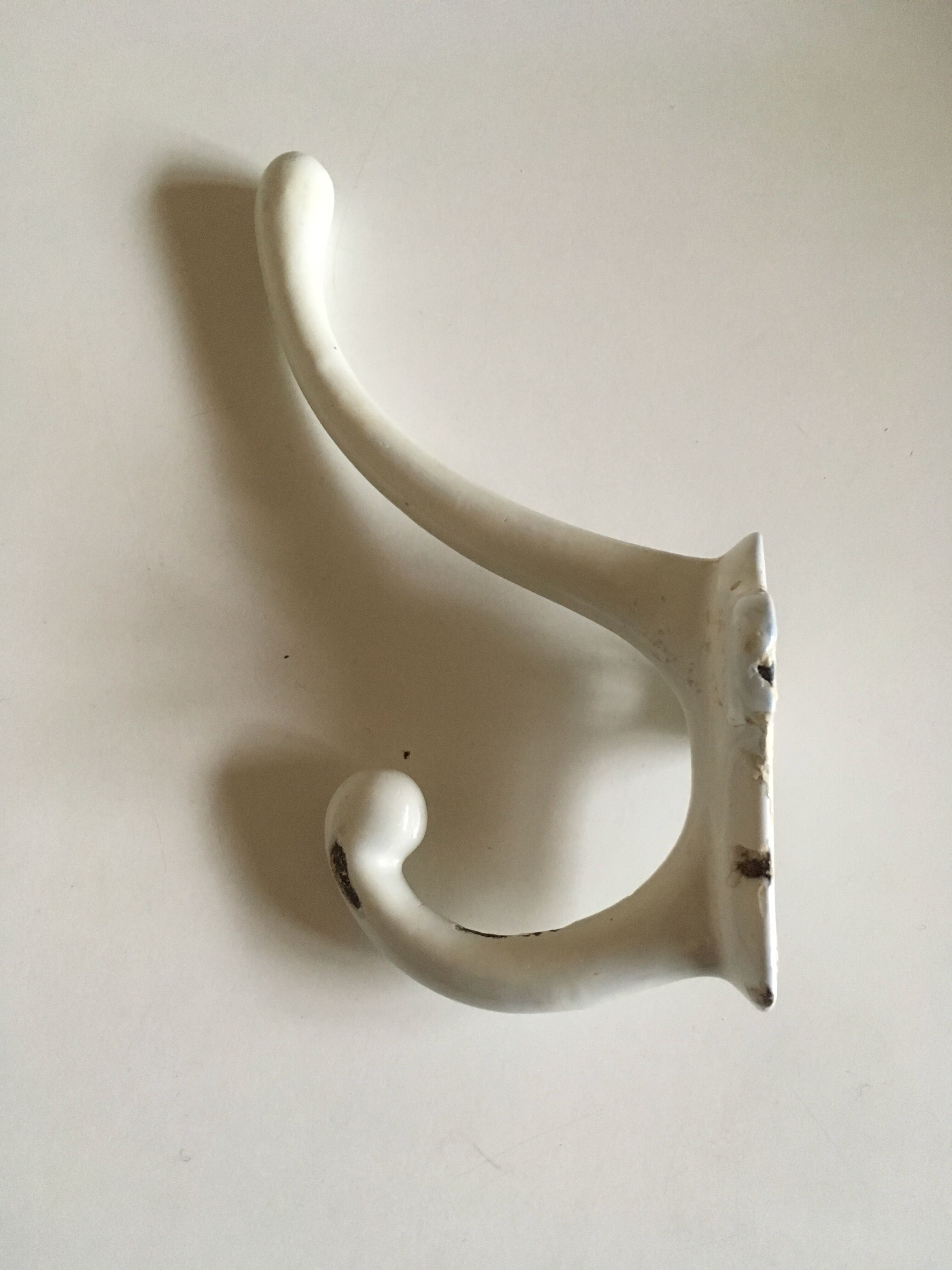 Peg white enamelled cast