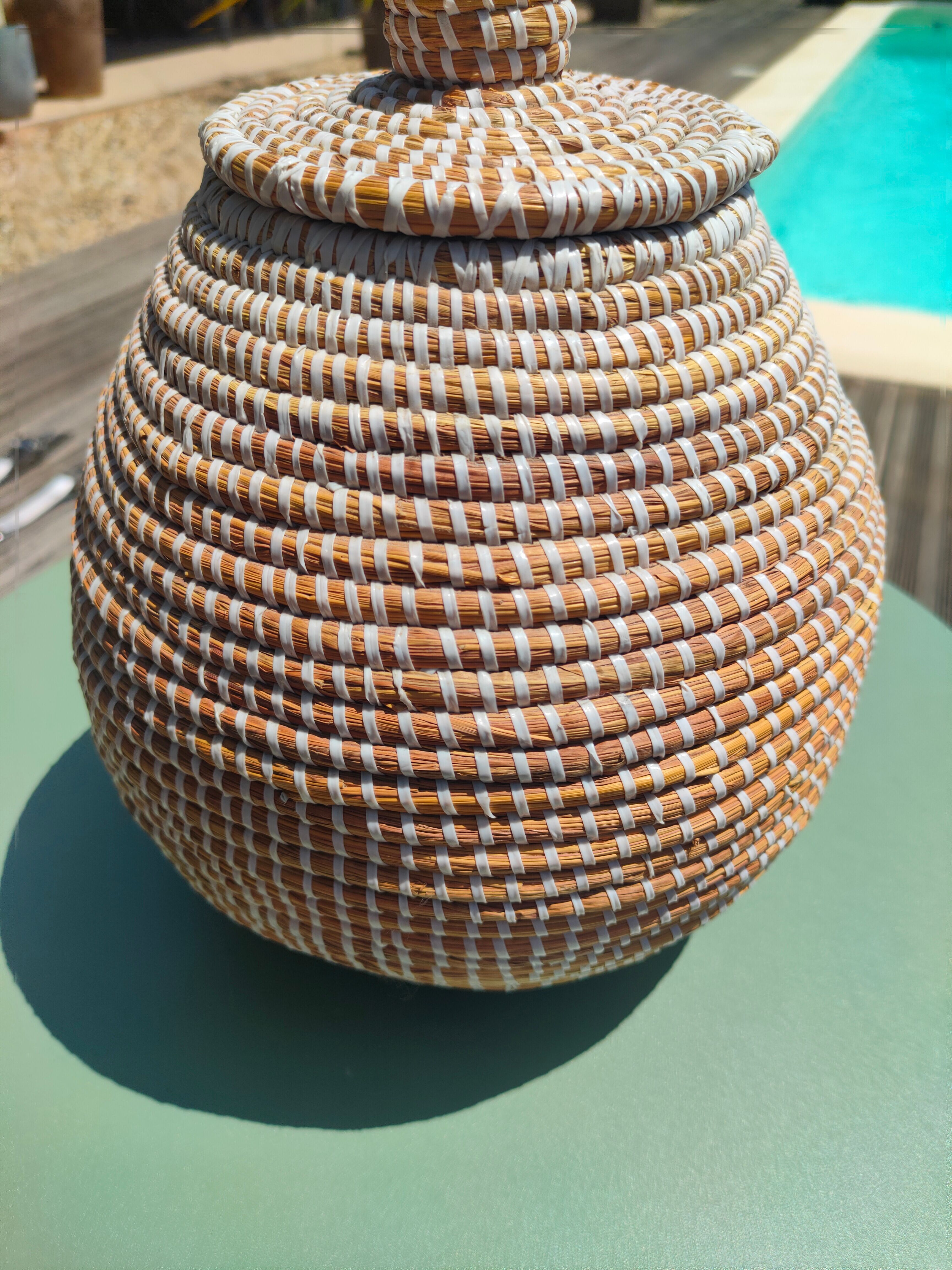 Basket with lid