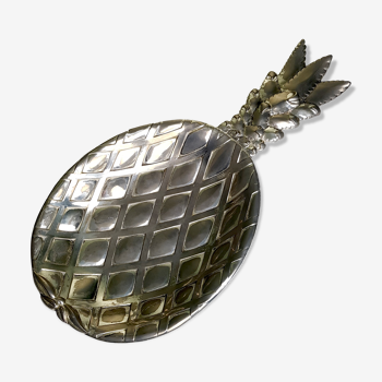 Empty pocket pineapple silver metal