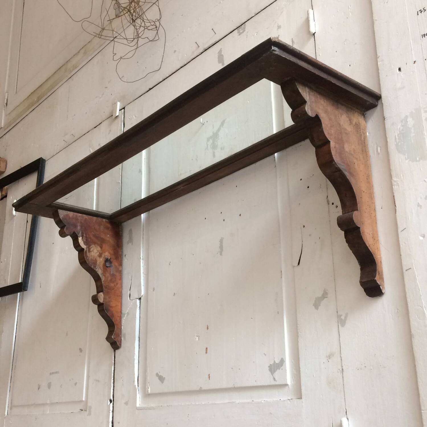 Étagère en verre et bois