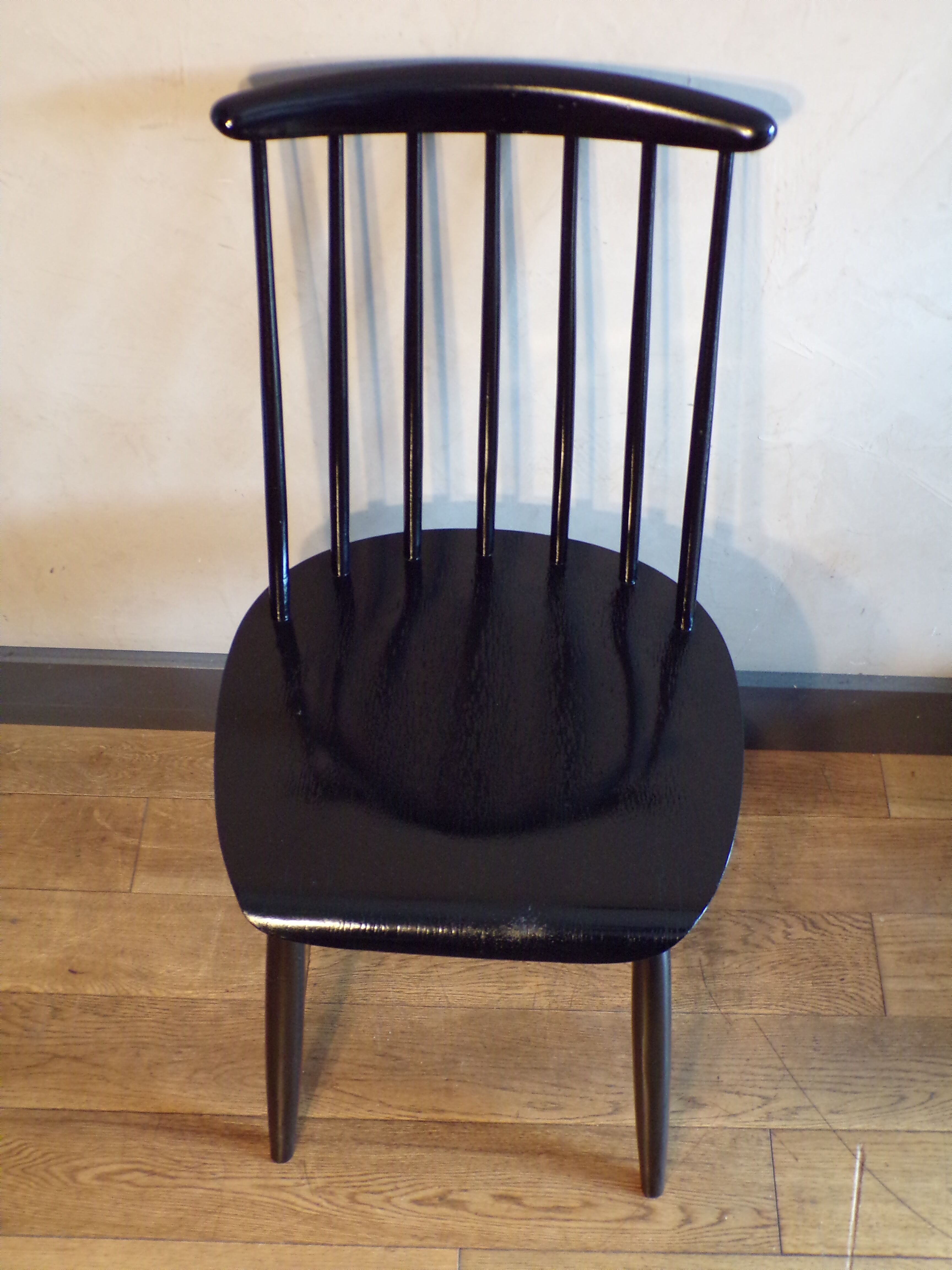 Black chair by Ilmari Tapiovaara